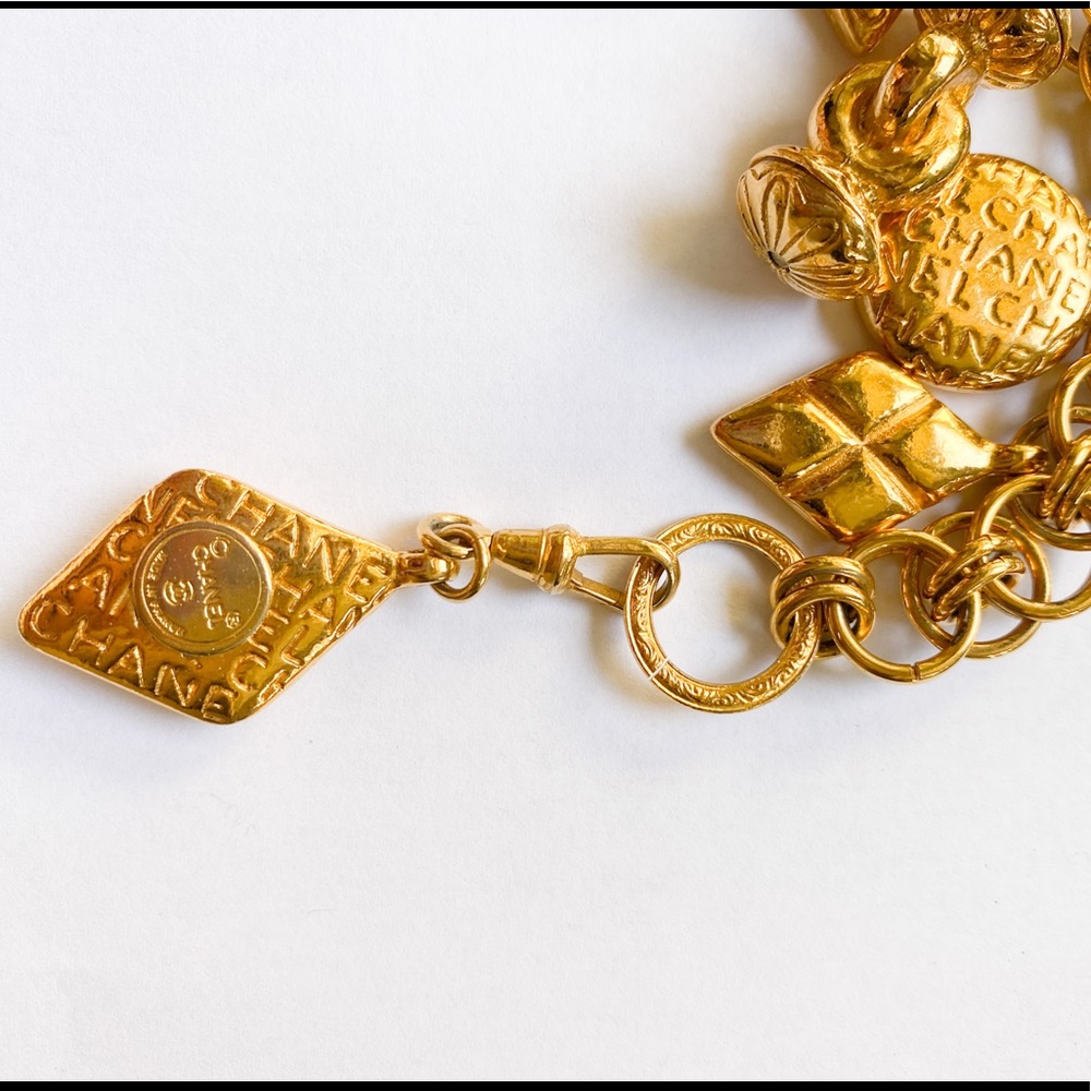Vintage Chanel charm bracelet - Picture 4 of 4